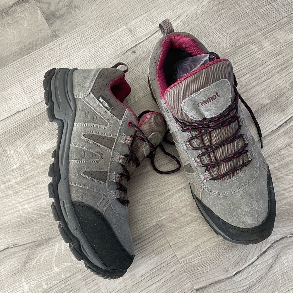 Riemot waterproof hiking shoes sneakers